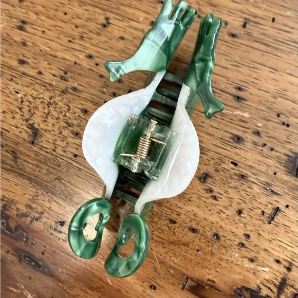 Anthropologie super cute Seahorse hair clip new without tags - Picture 2 of 5